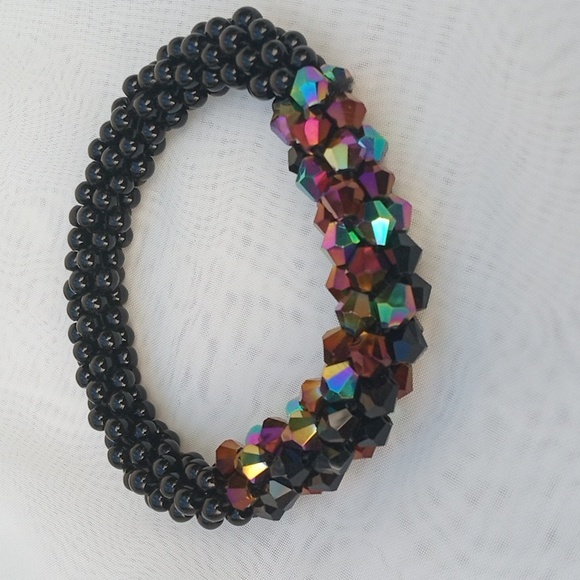 Black n Rainbow  Glass Beads Stretch Hand Crochet Bracelet New - Picture 1 of 5